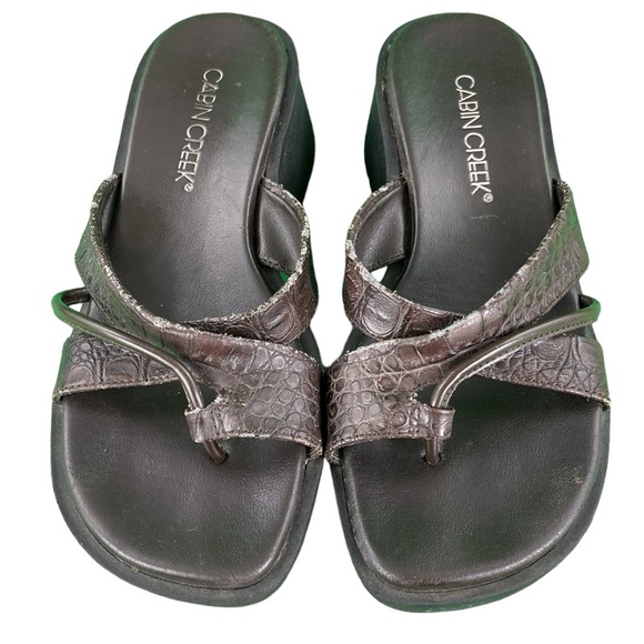Cabin Creek Black Chunky Thong Sandal - Picture 6 of 16